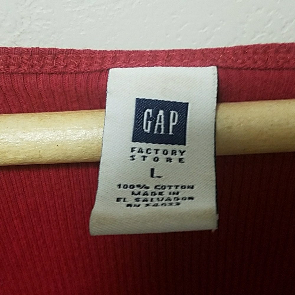 Red top - Picture 2 of 3